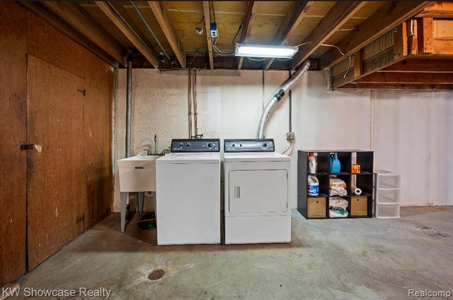 19647 Osmus Street, Livonia, MI 48152