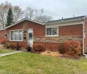 19647 Osmus Street, Livonia, MI 48152