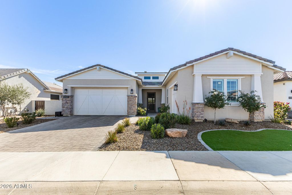 17165 W PIPERTON Street W, Surprise, AZ 85388
