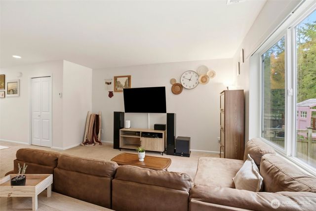 3662 London Loop NE, Lacey, WA 98516