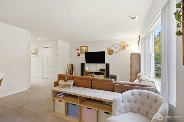 3662 London Loop NE, Lacey, WA 98516