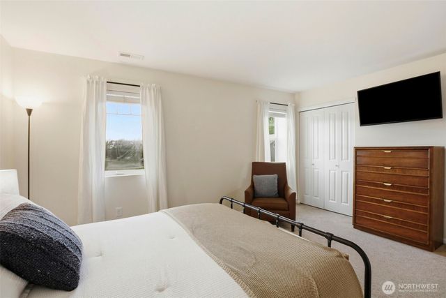 3662 London Loop NE, Lacey, WA 98516