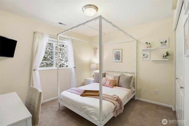 3662 London Loop NE, Lacey, WA 98516