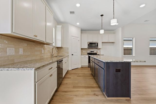 708 Duncan Avenue, Cleveland, TX 77327