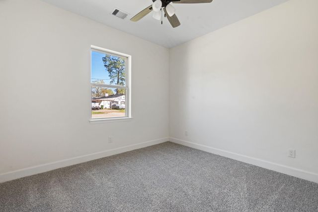 708 Duncan Avenue, Cleveland, TX 77327