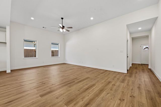 708 Duncan Avenue, Cleveland, TX 77327