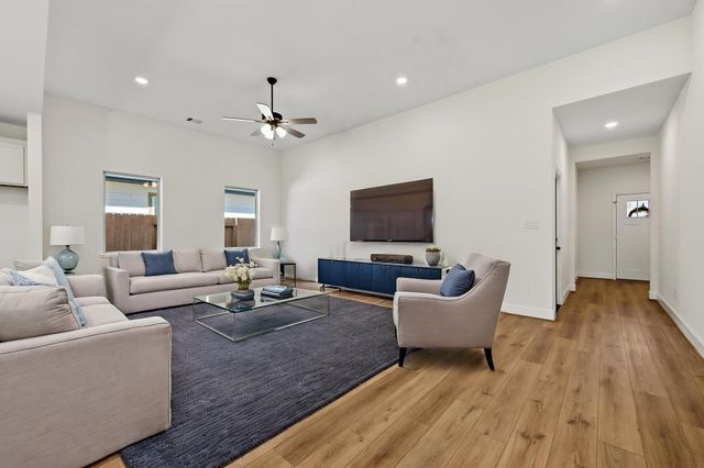 708 Duncan Avenue, Cleveland, TX 77327