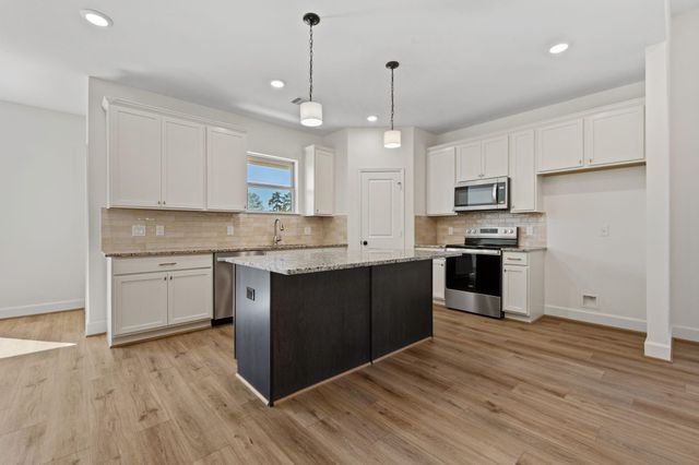 708 Duncan Avenue, Cleveland, TX 77327