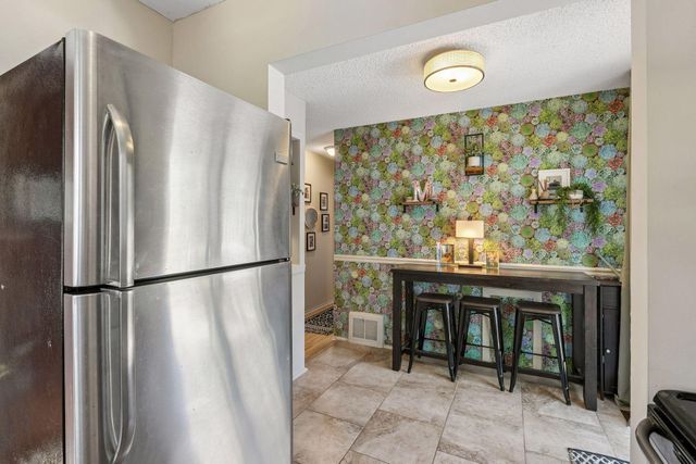 2941 Quebec Avenue S, Saint Louis Park, MN 55426