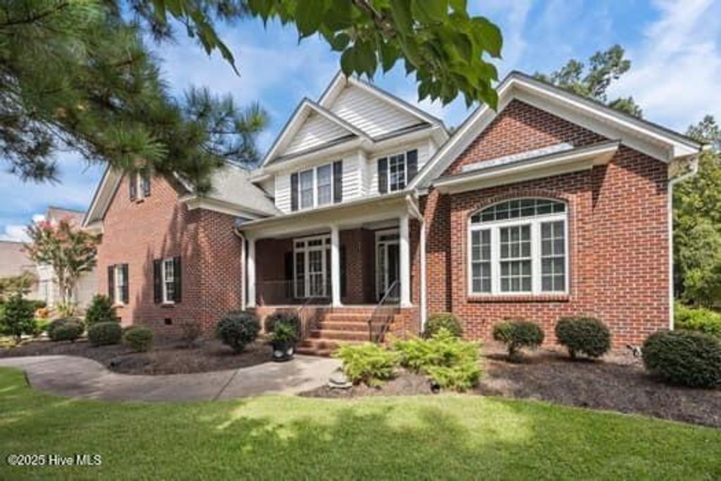 809 Chesapeake Place, Greenville, NC 27858
