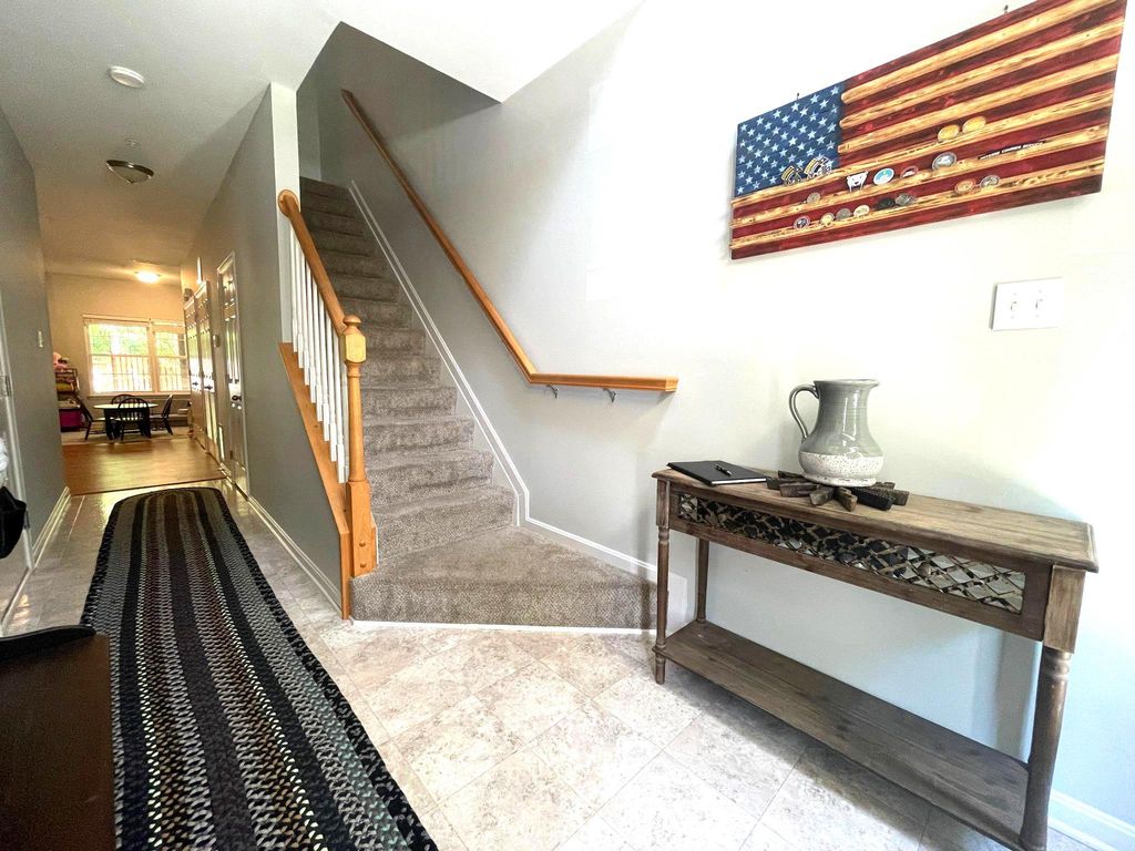 Image 2 of property listing at 626 TROUT RUN CT, Odenton, MD 21113