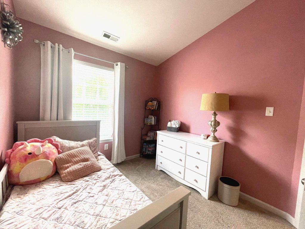 Image 15 of property listing at 626 TROUT RUN CT, Odenton, MD 21113