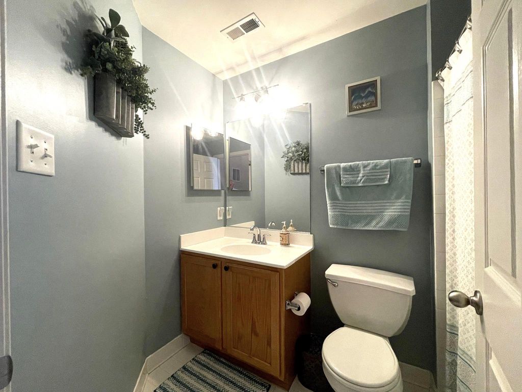 Image 16 of property listing at 626 TROUT RUN CT, Odenton, MD 21113