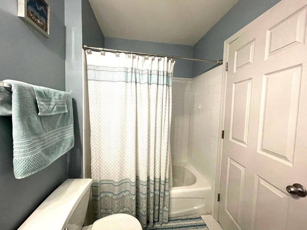 Image 17 of property listing at 626 TROUT RUN CT, Odenton, MD 21113