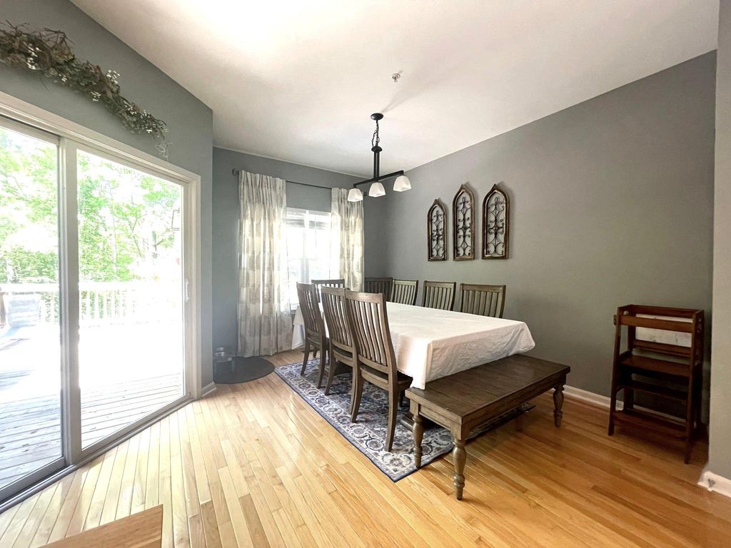 Image 5 of property listing at 626 TROUT RUN CT, Odenton, MD 21113