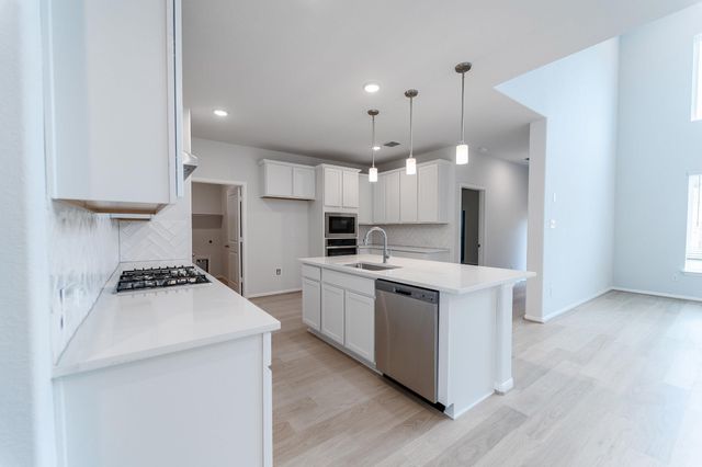 161 Mango CIR, Buda, TX 78610