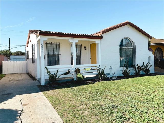 6515 Cimarron, Los Angeles, CA 90047