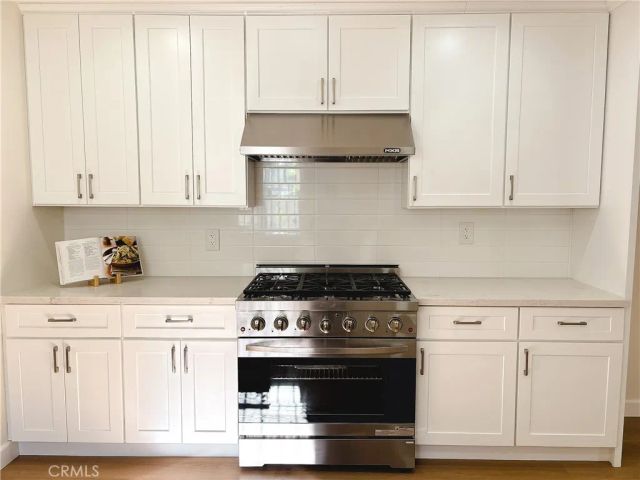 6515 Cimarron, Los Angeles, CA 90047