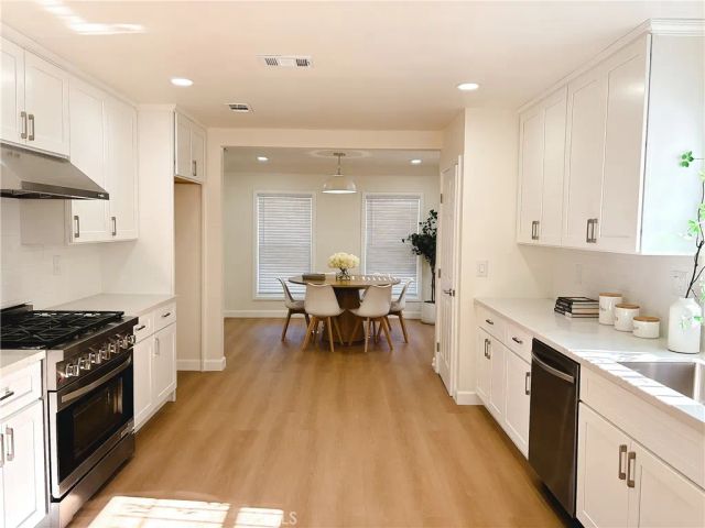 6515 Cimarron, Los Angeles, CA 90047