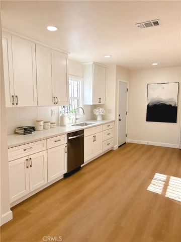 6515 Cimarron, Los Angeles, CA 90047