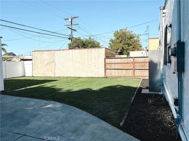 6515 Cimarron, Los Angeles, CA 90047