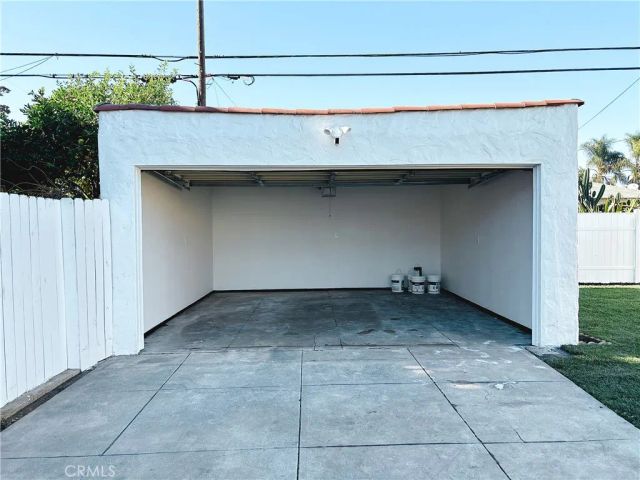 6515 Cimarron, Los Angeles, CA 90047