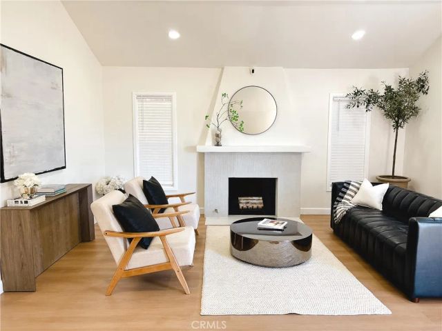 6515 Cimarron, Los Angeles, CA 90047