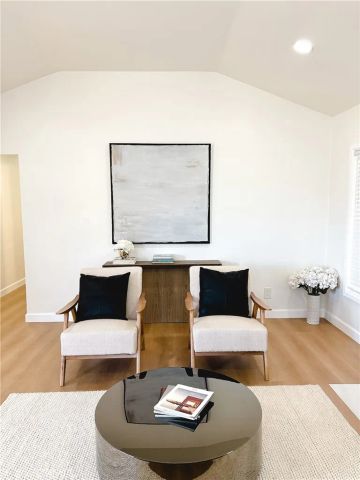 6515 Cimarron, Los Angeles, CA 90047