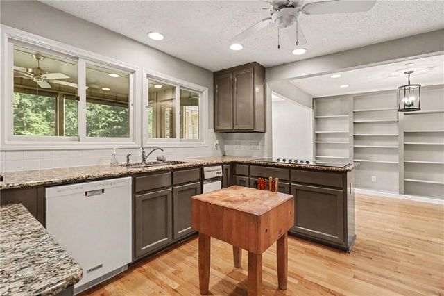 4098 Happy Valley Circle, Newnan, GA 30263