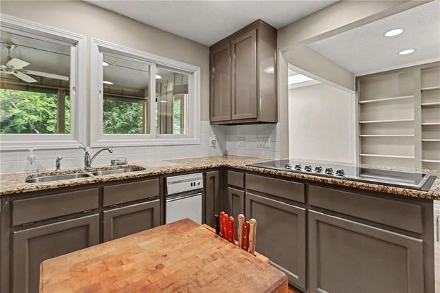4098 Happy Valley Circle, Newnan, GA 30263
