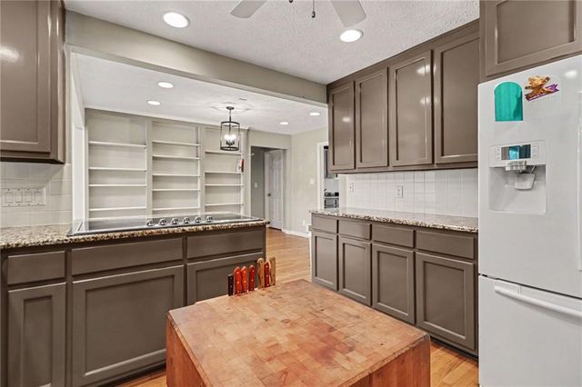 4098 Happy Valley Circle, Newnan, GA 30263
