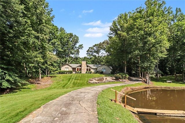4098 Happy Valley Circle, Newnan, GA 30263