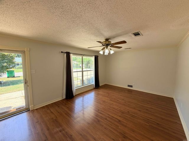 15 Parkridge Drive, North Little Rock, AR 72120