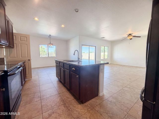 38487 N LAMAR Drive, San Tan Valley, AZ 85140