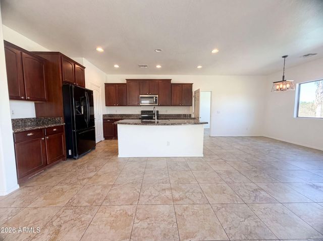 38487 N LAMAR Drive, San Tan Valley, AZ 85140