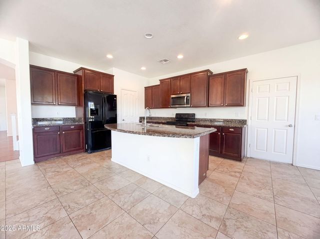 38487 N LAMAR Drive, San Tan Valley, AZ 85140