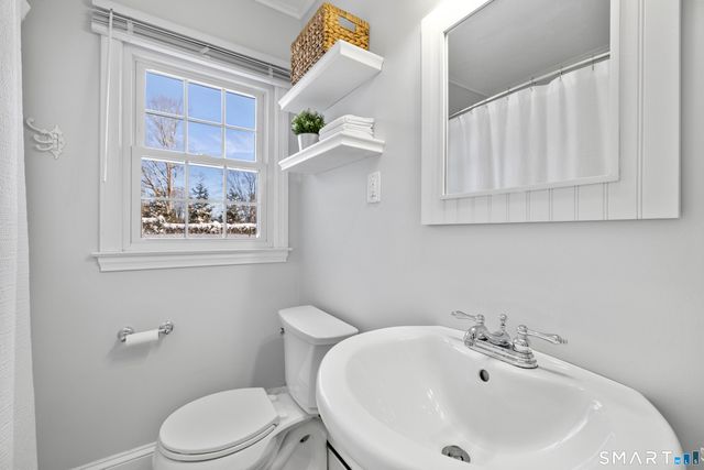 5 Faulkner Drive, East Lyme, CT 06357