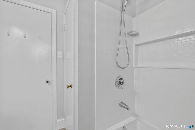 5 Faulkner Drive, East Lyme, CT 06357