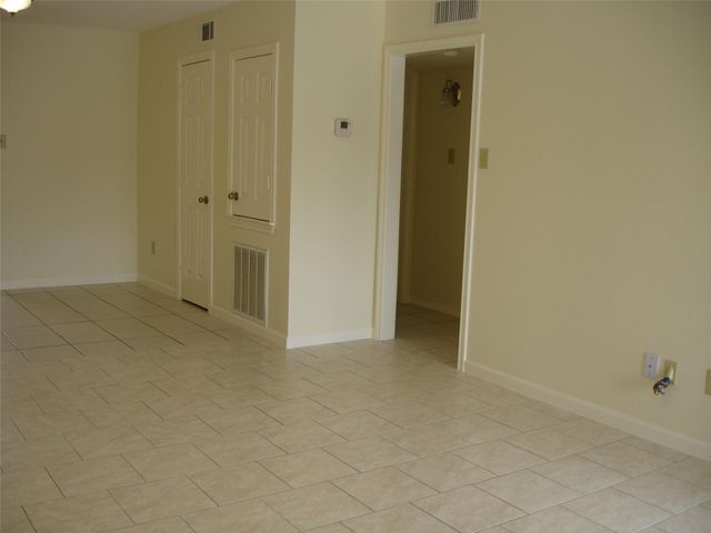 14333 Memorial Drive 41, Houston, TX 77079