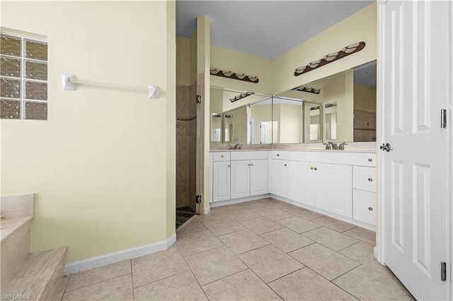 325 SE 21st ST, Cape Coral, FL 33990