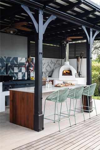 7120 SW 56th St, Miami, FL 33155