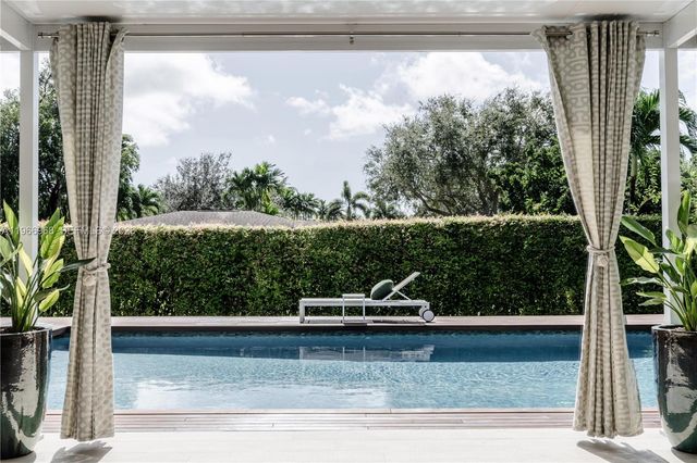 7120 SW 56th St, Miami, FL 33155