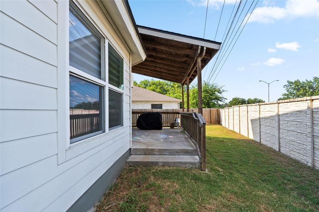 1160 Forest Bluff TRL, Round Rock, TX 78665