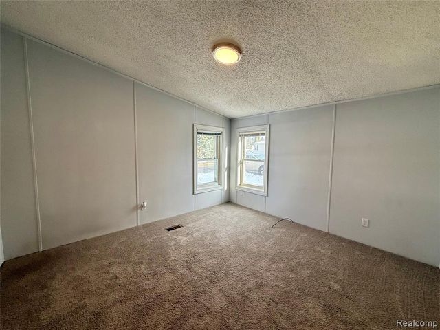 7104 Scarborough Ln., Whitmore Lake, MI 48189