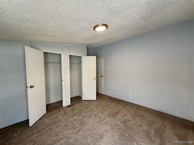 7104 Scarborough Ln., Whitmore Lake, MI 48189