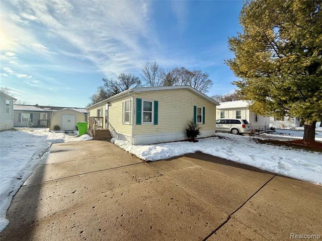 7104 Scarborough Ln., Whitmore Lake, MI 48189