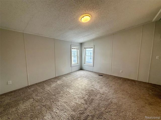 7104 Scarborough Ln., Whitmore Lake, MI 48189