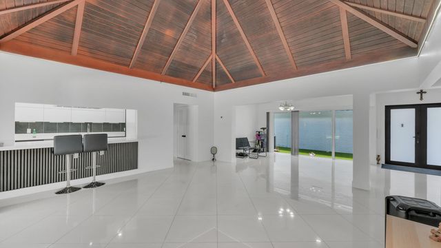 5707 White Hickory Circle, Tamarac, FL 33319