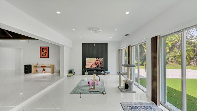 5707 White Hickory Circle, Tamarac, FL 33319