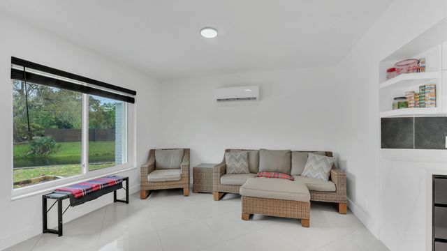 5707 White Hickory Circle, Tamarac, FL 33319